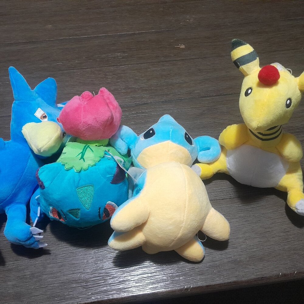 Stuffed pokemon plush - Picture 3 of 7